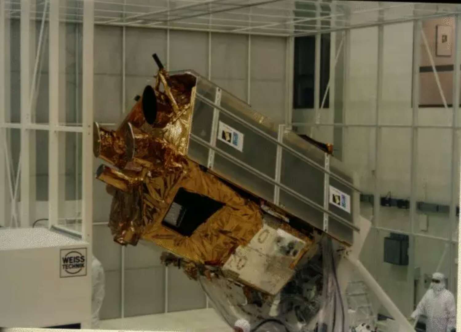 重返地球——大型空间物体再入大气层处置2.jpg
