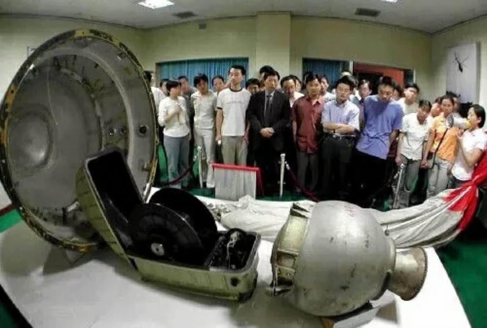 院庆·故事 _ 一张白纸上圆出的航天强国梦1.jpg