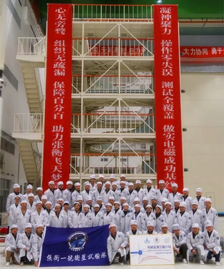 团队故事    每天半夜上班，清晨下班，都是为了它2.jpg